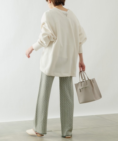 COLONY 2139（コロニートゥーワンスリーナイン）の「エアリーダンボールVネック長袖プルオーバー（スウェット・レディース・ベージュ/ブラック/ミント/オフホワイト・MEDIUM）」の18枚目の写真