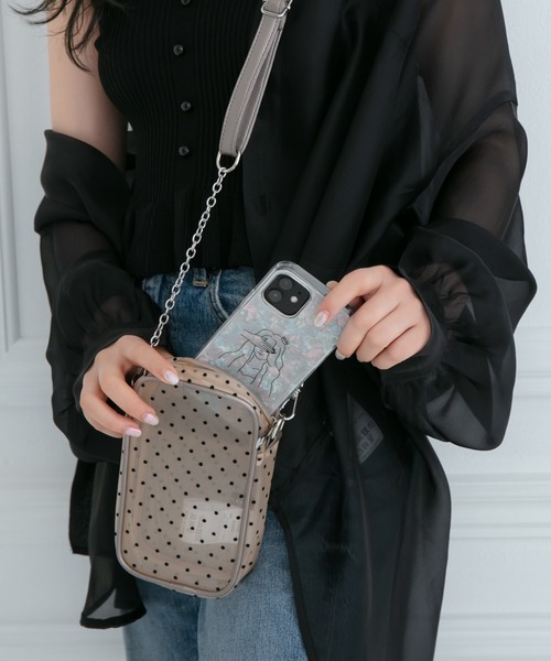 ANDGEEBEE（アンジービー）の「イラストシェルケースiphone12/12pro（スマホケース/カバー・レディース・ホワイト・FREE）」の6枚目の写真