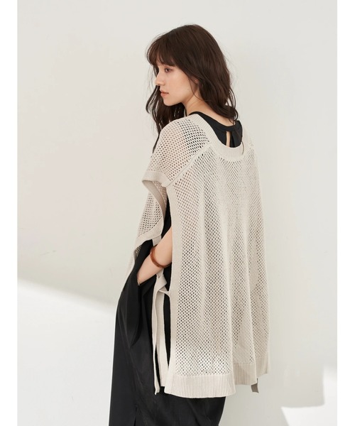 Editt by YECCA VECCA（エディットバイイェッカヴェッカ）の「メッシュ編ミニットベスト　＊（ニット/セーター・レディース・ライトグレー/ブラック/ベージュ・FREE）」の7枚目の写真