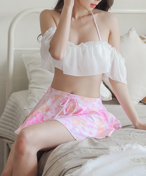 ♡未使用レア物♡オーラカイリー♡パイル地スカート♡普段着海水浴プール♡花柄水着♡ セール】オフショルダーフリルトップス×リーフ柄ショーツビキニ