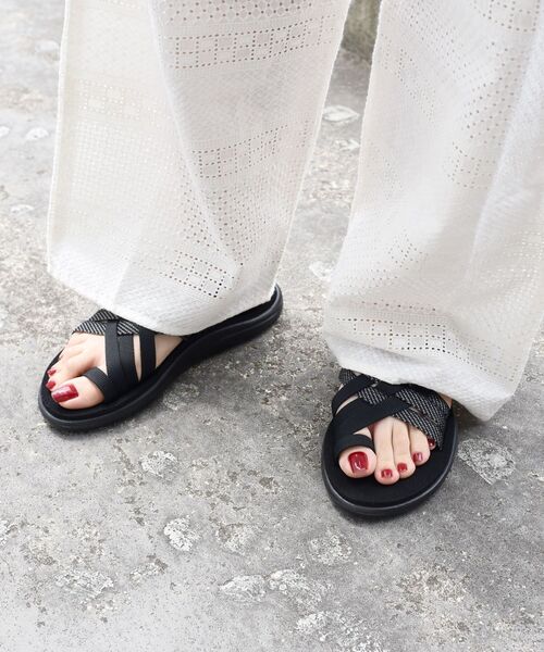 Teva（テバ）の「TEVA:VOYA STRAPPY（サンダル・レディース・ナチュラル/ブラック・60/80/70/50）」の15枚目の写真