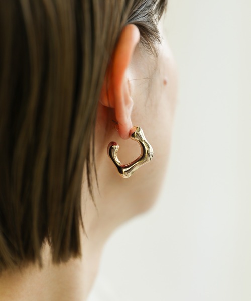 select MOCA（セレクトモカ）の「スクエアメルトピアス（ピアス（両耳用）・レディース・シルバー/ゴールド・FREE）」の2枚目の写真