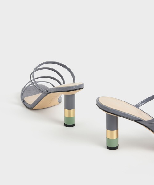 CHARLES & KEITH(チャールズ & キース)の「クロックエフェクト シリンドリカルヒールミュール / Croc-Effect Cylindrical Heel Mules(サンダル・レディース・その他1/その他4/ホワイト系その他3/ブラック系その他4・22.5cm/23cm/23.5cm/24.5cm/25cm/25.5cm)」の15枚目の写真