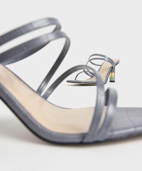 CHARLES & KEITH(チャールズ & キース)の「クロックエフェクト シリンドリカルヒールミュール / Croc-Effect Cylindrical Heel Mules(サンダル・レディース・その他1/その他4/ホワイト系その他3/ブラック系その他4・22.5cm/23cm/23.5cm/24.5cm/25cm/25.5cm)」の13枚目の写真