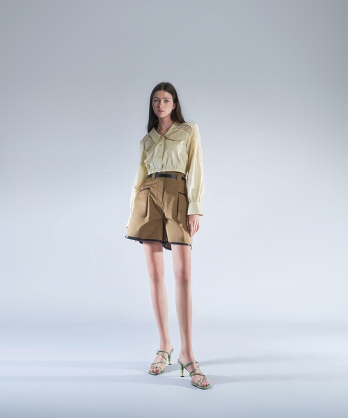 CHARLES & KEITH(チャールズ & キース)の「クロックエフェクト シリンドリカルヒールミュール / Croc-Effect Cylindrical Heel Mules(サンダル・レディース・その他1/その他4/ホワイト系その他3/ブラック系その他4・22.5cm/23cm/23.5cm/24.5cm/25cm/25.5cm)」の9枚目の写真