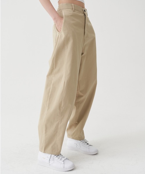 FEKETE(フェケテ)の「FEKETE WIDE CURVE COTTON PANTS(その他パンツ・メンズ・ホワイト/ブラック/ベージュ・SMALL/MEDIUM/LARGE)」の3枚目の写真