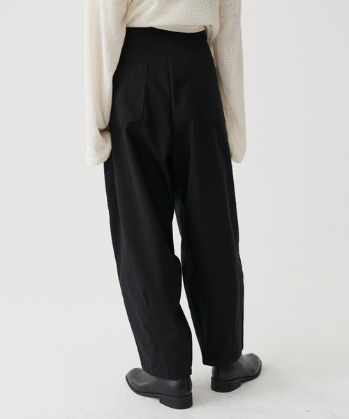 FEKETE(フェケテ)の「FEKETE WIDE CURVE COTTON PANTS(その他パンツ・メンズ・ホワイト/ブラック/ベージュ・SMALL/MEDIUM/LARGE)」の22枚目の写真