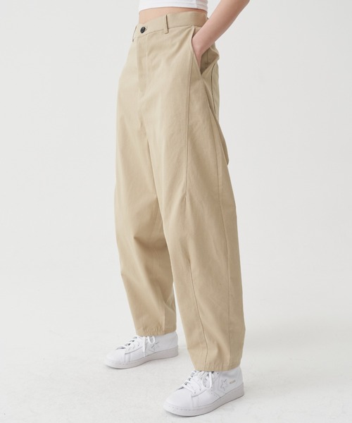 FEKETE(フェケテ)の「FEKETE WIDE CURVE COTTON PANTS(その他パンツ・メンズ・ホワイト/ブラック/ベージュ・SMALL/MEDIUM/LARGE)」の16枚目の写真