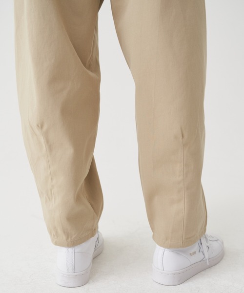 FEKETE(フェケテ)の「FEKETE WIDE CURVE COTTON PANTS(その他パンツ・メンズ・ホワイト/ブラック/ベージュ・SMALL/MEDIUM/LARGE)」の20枚目の写真