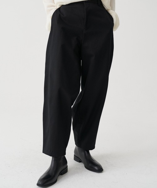 FEKETE(フェケテ)の「FEKETE WIDE CURVE COTTON PANTS(その他パンツ・メンズ・ホワイト/ブラック/ベージュ・SMALL/MEDIUM/LARGE)」の18枚目の写真