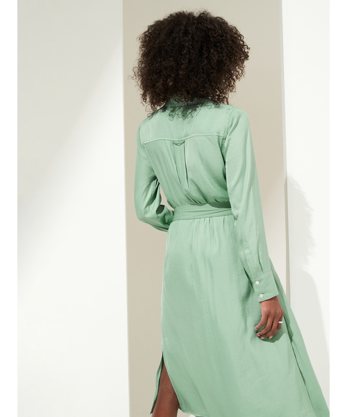 Banana Republic（バナナリパブリック）の「エッセンシャル ミディシャツドレス（シャツワンピース・レディース・ライトブルー/その他・XS/S/M/L）」の4枚目の写真