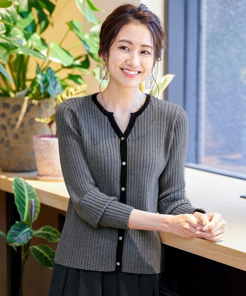 Tiaclasse(ティアクラッセ)の「【洗える】プルオーバーとしても使えるキーネックカーディガン(カーディガン/ボレロ・レディース・ブラック/グレー/アイボリー/モカ・M/L)」の9枚目の写真