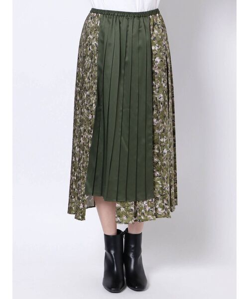 ELENDEEK（エレンディーク）の「フラワーペイントプリーツスカート（スカート・レディース・ベージュ/カーキ・01/02）」の4枚目の写真