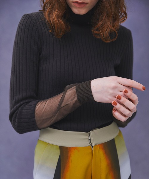 PUBLIC TOKYO（パブリックトウキョウ）の「スリーブシアーリブニット（ニット/セーター・レディース・アイボリー/イエロー/ダークグレー・FREE）」の3枚目の写真