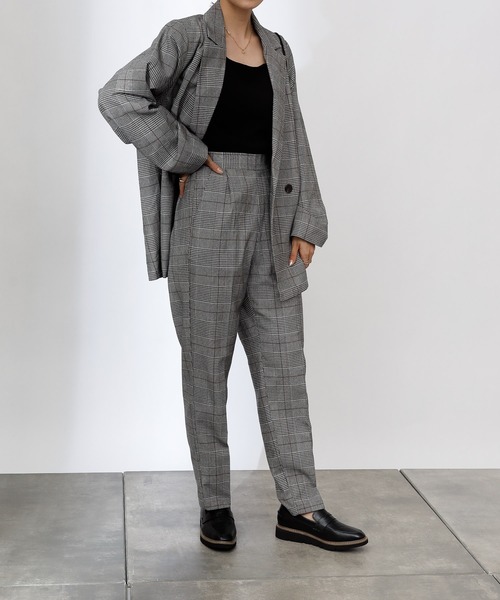 COLONY 2139（コロニートゥーワンスリーナイン）の「TR先染センタープレステーパードパンツ(セットアップ可)（その他パンツ・レディース・ブラウン/グレー・MEDIUM/LARGE）」の6枚目の写真