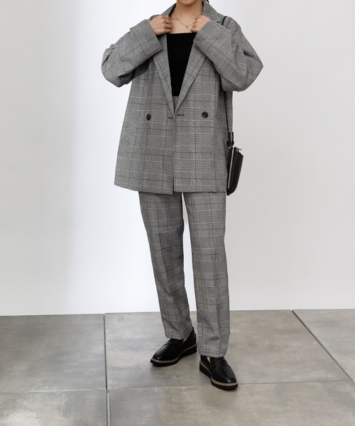 COLONY 2139（コロニートゥーワンスリーナイン）の「TR先染センタープレステーパードパンツ(セットアップ可)（その他パンツ・レディース・ブラウン/グレー・MEDIUM/LARGE）」の4枚目の写真