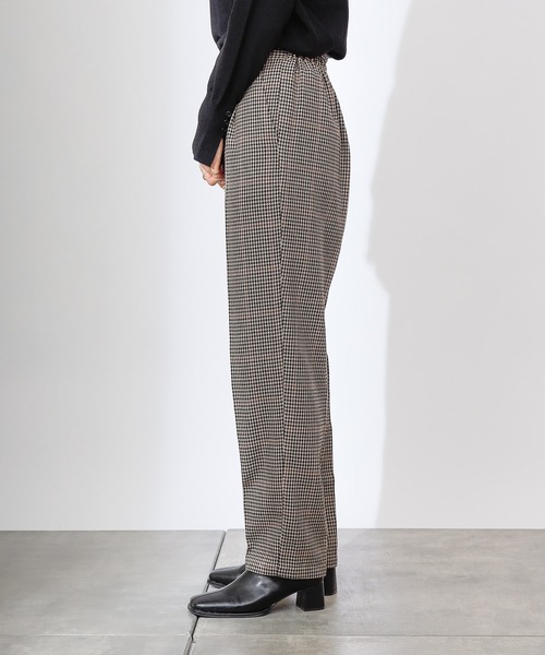 COLONY 2139（コロニートゥーワンスリーナイン）の「TR先染センタープレステーパードパンツ(セットアップ可)（その他パンツ・レディース・ブラウン/グレー・MEDIUM/LARGE）」の14枚目の写真