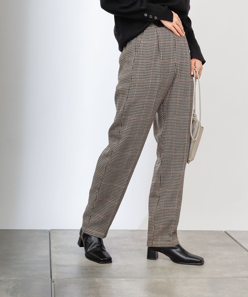 COLONY 2139（コロニートゥーワンスリーナイン）の「TR先染センタープレステーパードパンツ(セットアップ可)（その他パンツ・レディース・ブラウン/グレー・MEDIUM/LARGE）」の10枚目の写真