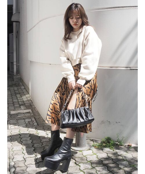 EVRIS（エヴリス）の「タックチェーンショルダーバッグ（ショルダーバッグ・レディース・ブラック/オレンジ/グリーン・FREE）」の9枚目の写真