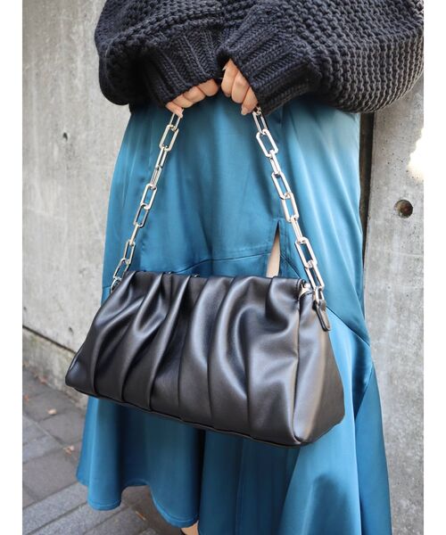 EVRIS（エヴリス）の「タックチェーンショルダーバッグ（ショルダーバッグ・レディース・ブラック/オレンジ/グリーン・FREE）」の17枚目の写真