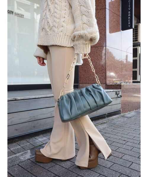 EVRIS（エヴリス）の「タックチェーンショルダーバッグ（ショルダーバッグ・レディース・ブラック/オレンジ/グリーン・FREE）」の14枚目の写真