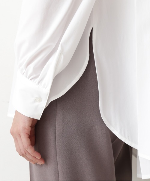 NATURAL BEAUTY BASIC（ナチュラルビューティーベーシック）の「バックプリーツチュニック（シャツ/ブラウス・レディース・ネイビー/オフホワイト・SMALL/MEDIUM）」の10枚目の写真