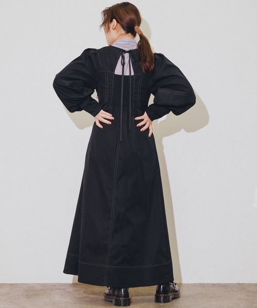 MADEMOISELLE ROPE'(マドモアゼル ロペ)の「バックシャーリングステッチワンピース(ワンピース・レディース・ブラック/ブラウン・38)」の2枚目の写真