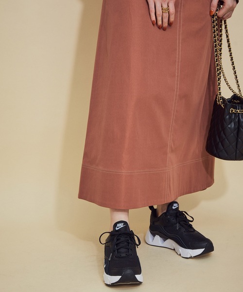 MADEMOISELLE ROPE'(マドモアゼル ロペ)の「バックシャーリングステッチワンピース(ワンピース・レディース・ブラック/ブラウン・38)」の13枚目の写真