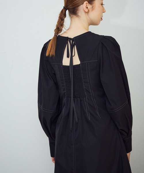 MADEMOISELLE ROPE'(マドモアゼル ロペ)の「バックシャーリングステッチワンピース(ワンピース・レディース・ブラック/ブラウン・38)」の11枚目の写真