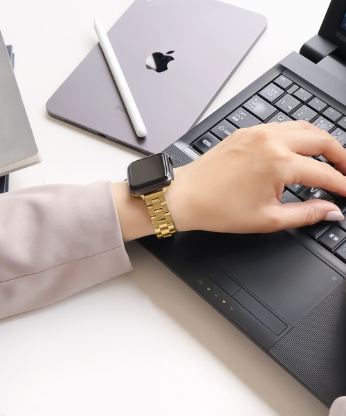 Urban Coral(アーバンコーラル)の「Apple Watch Band / アップルウォッチ バンド スリムステンレス / Urban Coral(デジタル腕時計・レディース・ブラック/シルバー/ピンクゴールド/ゴールド/ゴールド系その他・40mm/44mm)」の3枚目の写真