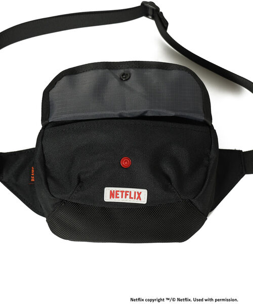 BEAMS(ビームス)の「Netflix × BEAMS / Body Bag(ボディバッグ/ウエストポーチ・メンズ・ブラック・FREE)」の7枚目の写真