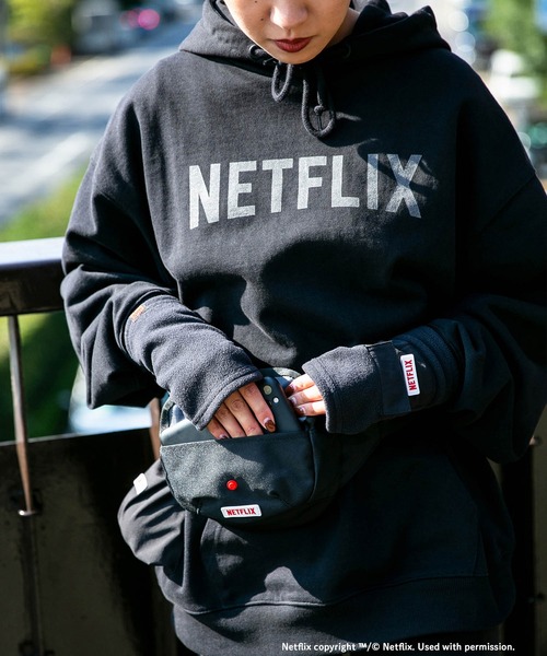 BEAMS(ビームス)の「Netflix × BEAMS / Body Bag(ボディバッグ/ウエストポーチ・メンズ・ブラック・FREE)」の9枚目の写真