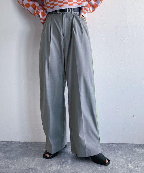 PAGEBOY(ページボーイ)の「CORE / カラーレイヤーワイドパンツ(スラックス・レディース・ブラック/グレー/グレイッシュベージュ・SMALL/MEDIUM)」の10枚目の写真