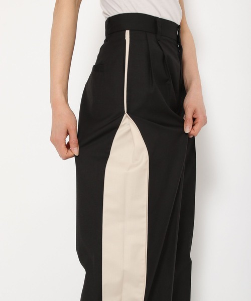 PAGEBOY(ページボーイ)の「CORE / カラーレイヤーワイドパンツ(スラックス・レディース・ブラック/グレー/グレイッシュベージュ・SMALL/MEDIUM)」の20枚目の写真