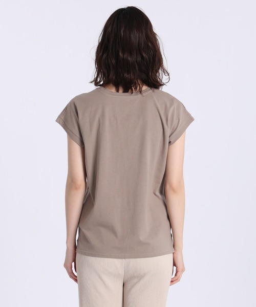 INED CLARO（イネドクラロ）の「フレンチスリーブカットトップス（Tシャツ/カットソー・レディース・オフホワイト/グリーン/サンドグレー/テラコッタ・フリー）」の7枚目の写真