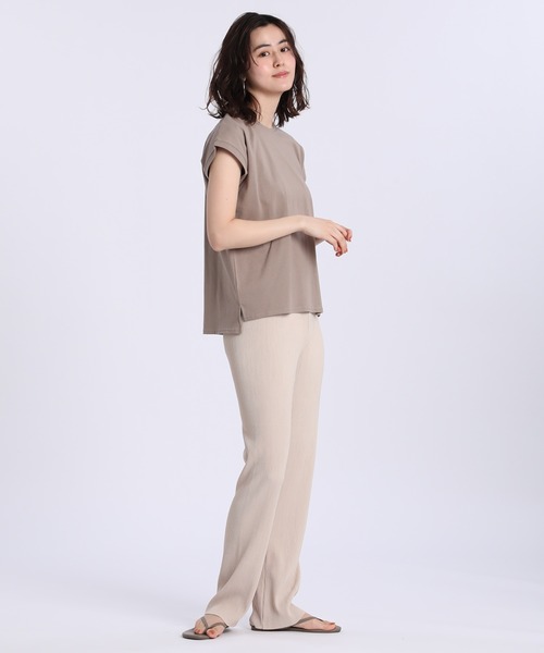 INED CLARO（イネドクラロ）の「フレンチスリーブカットトップス（Tシャツ/カットソー・レディース・オフホワイト/グリーン/サンドグレー/テラコッタ・フリー）」の9枚目の写真