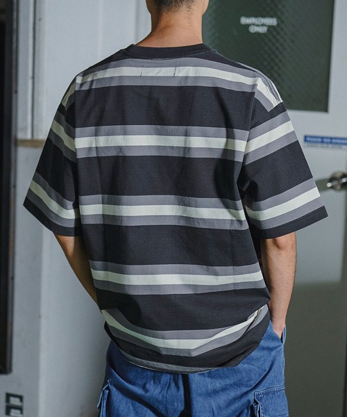 GORDON MILLER(ゴードンミラー)の「GORDON MILLER(ゴードンミラー)プレーティングボーダータクティカルポケットT(Tシャツ/カットソー・メンズ・チャコールグレー/ベージュ・M/L)」の7枚目の写真