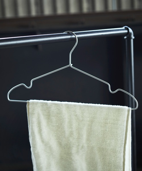 GORDON MILLER（ゴードンミラー）の「GORDON MILLER（ゴードンミラー）クローズハンガー 5本セット（ランドリーグッズ・メンズ・シルバー・ONE SIZE）」の2枚目の写真