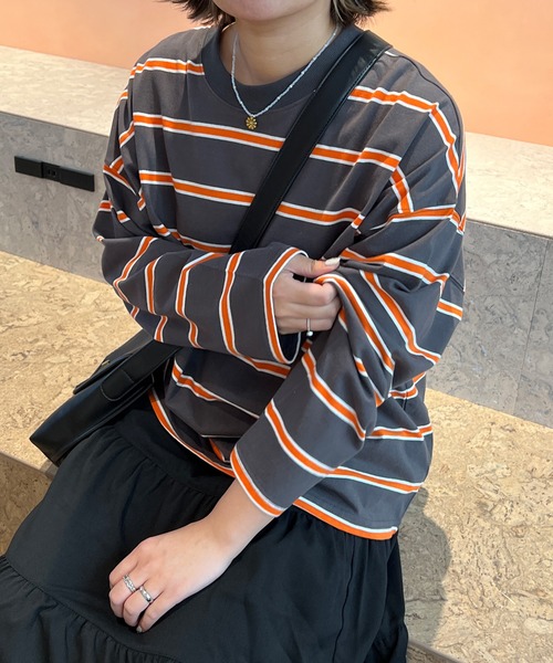 kutir(クティール)の「ボーダーロンT(Tシャツ/カットソー・レディース・チャコールグレー/ブラック/サックスブルー/ライトグリーン/キャメル・FREE)」の3枚目の写真