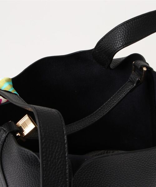 RiNc （リンク）の「【 NOLITA / ノリータ 】軽くて 疲れない おしゃれな キューブ型 カデナ付き ハンドバッグ ミニトートバッグ（ハンドバッグ・レディース・グレイッシュベージュ/ホワイト/ブラック・FREE）」の13枚目の写真