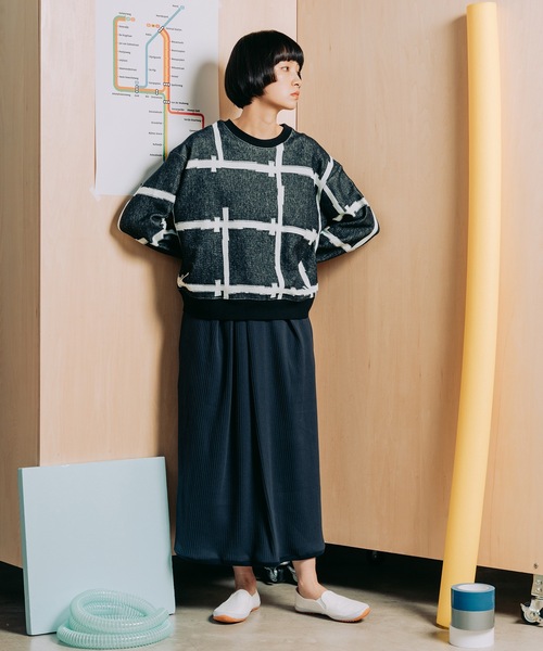 sneeuw（スニュウ）の「ビルディングJQプルオーバー（スウェット・レディース・ブラック/ベージュ・1/3）」の4枚目の写真