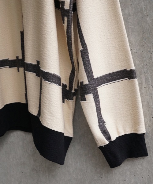 sneeuw（スニュウ）の「ビルディングJQプルオーバー（スウェット・レディース・ブラック/ベージュ・1/3）」の10枚目の写真