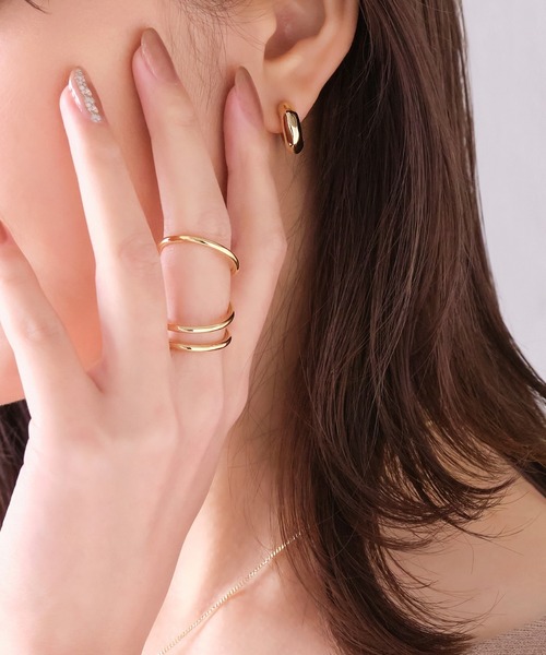 Phoebe(フィービィー)の「エボルブワイヤーリング(リング・レディース・イエローゴールド・#10)」の1枚目の写真