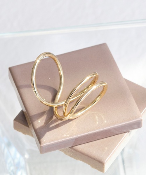 Phoebe(フィービィー)の「エボルブワイヤーリング(リング・レディース・イエローゴールド・#10)」の3枚目の写真