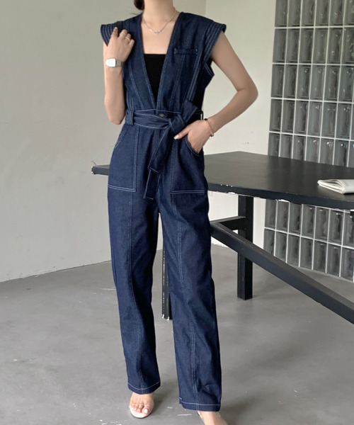 emi+（エミプラス）の「フレンチスリーブVネックデニムオールインワン