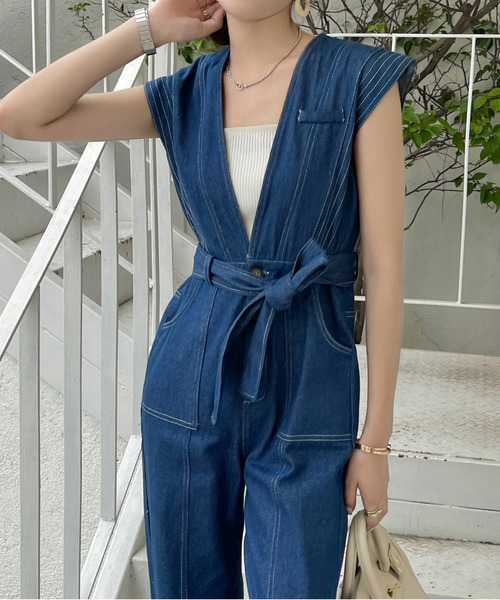 emi+（エミプラス）の「フレンチスリーブVネックデニムオールインワン/サロペット（サロペット/オーバーオール・レディース・ブラック/インディゴブルー/ブルー/ライトブルー・S/M）」の15枚目の写真