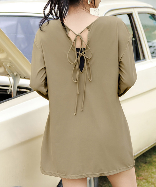 TeddyShop（テディショップ）の「【UVカット率 99%以上】レディース ドロップショルダーバックリボン長袖ラッシュガード 水陸両用 水着体型カバー【WEB限定】（ラッシュガード・レディース・ブラック/カーキ/ホワイト/ブラウン/ダークブラウン/モカ/ブラック系その他/ブルー系その他・XL/L/M/S/3L/4L）」の6枚目の写真