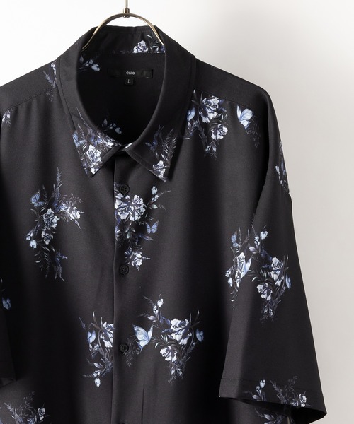 SlashDate（スラッシュデイト）の「総柄プリントドレープシャツ/レトロ/古着風/オーバーサイズシャツ/とろみシャツ（シャツ/ブラウス・メンズ・ホワイト/チャコールグレー/ブラック/ベージュ/ネイビー/ブラウン/ブルー/ブラック系その他/ブラウン系その他/ブラック系その他2/ブラック系その他3/ブラウン系その他3/ブラウン系その他2・M/L）」の3枚目の写真
