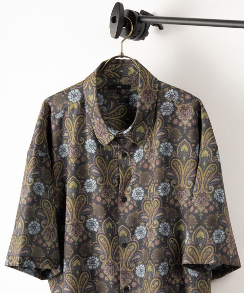 SlashDate（スラッシュデイト）の「総柄プリントドレープシャツ/レトロ/古着風/オーバーサイズシャツ/とろみシャツ（シャツ/ブラウス・メンズ・ホワイト/チャコールグレー/ブラック/ベージュ/ネイビー/ブラウン/ブルー/ブラック系その他/ブラウン系その他/ブラック系その他2/ブラック系その他3/ブラウン系その他3/ブラウン系その他2・M/L）」の5枚目の写真