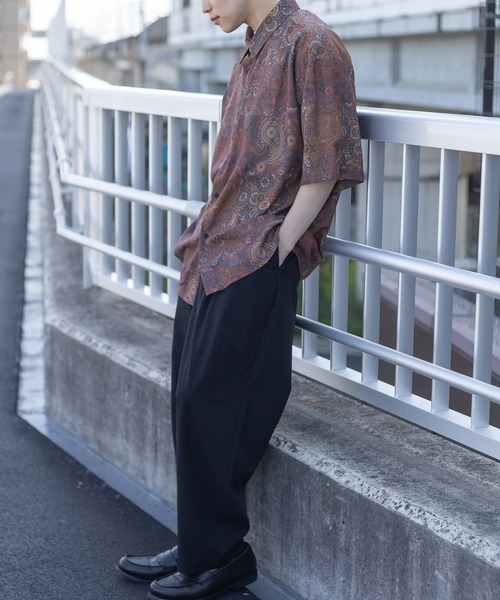 SlashDate（スラッシュデイト）の「総柄プリントドレープシャツ/レトロ/古着風/オーバーサイズシャツ/とろみシャツ（シャツ/ブラウス・メンズ・ホワイト/チャコールグレー/ブラック/ベージュ/ネイビー/ブラウン/ブルー/ブラック系その他/ブラウン系その他/ブラック系その他2/ブラック系その他3/ブラウン系その他3/ブラウン系その他2・M/L）」の22枚目の写真